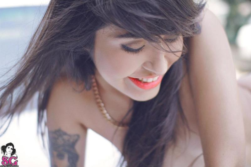 Morena gostosa rabuda pelada carro