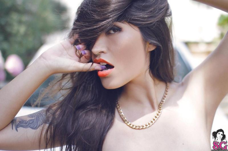 Morena gostosa rabuda pelada carro