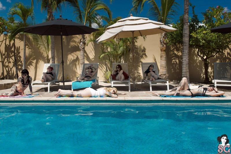 Bae Donyx Effy Enndie Fridah Indi Milenci Pebblezink Ramen And Wolf Suicide Girls várias gostoas tatuadas lindas peladinhas