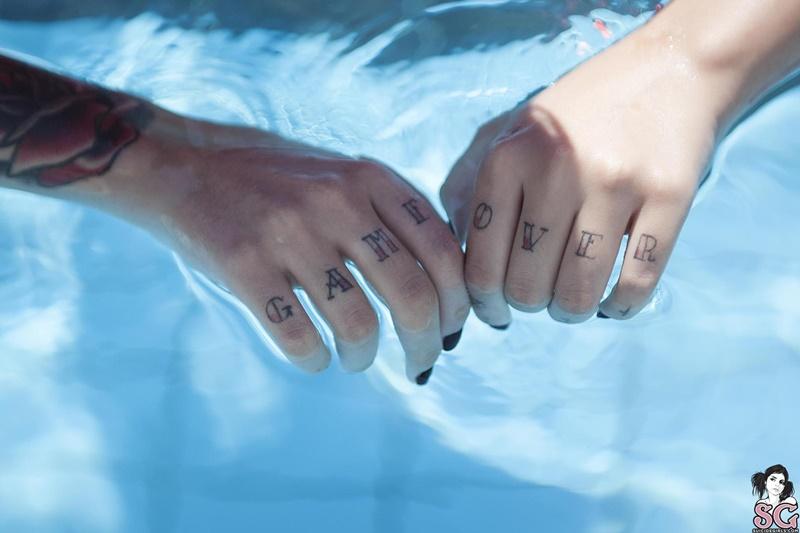 Morena gostosa peladinha bem ninfeta delicia 