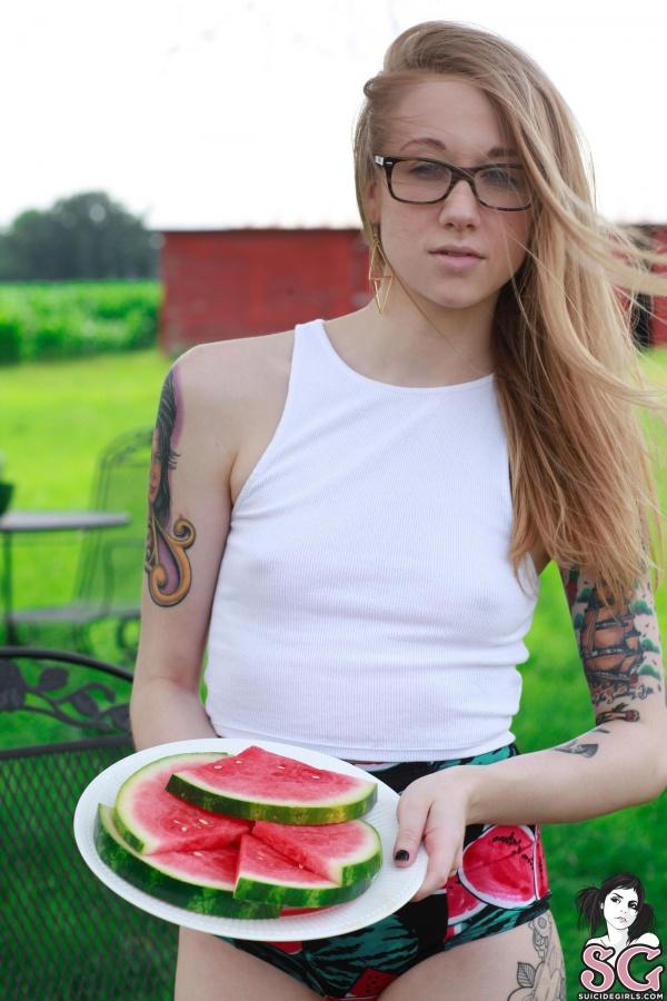 Loirinha gostosa peladinha buceta depilada seios lindos