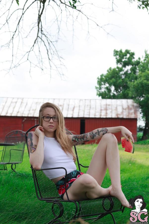 Loirinha gostosa peladinha buceta depilada seios lindos