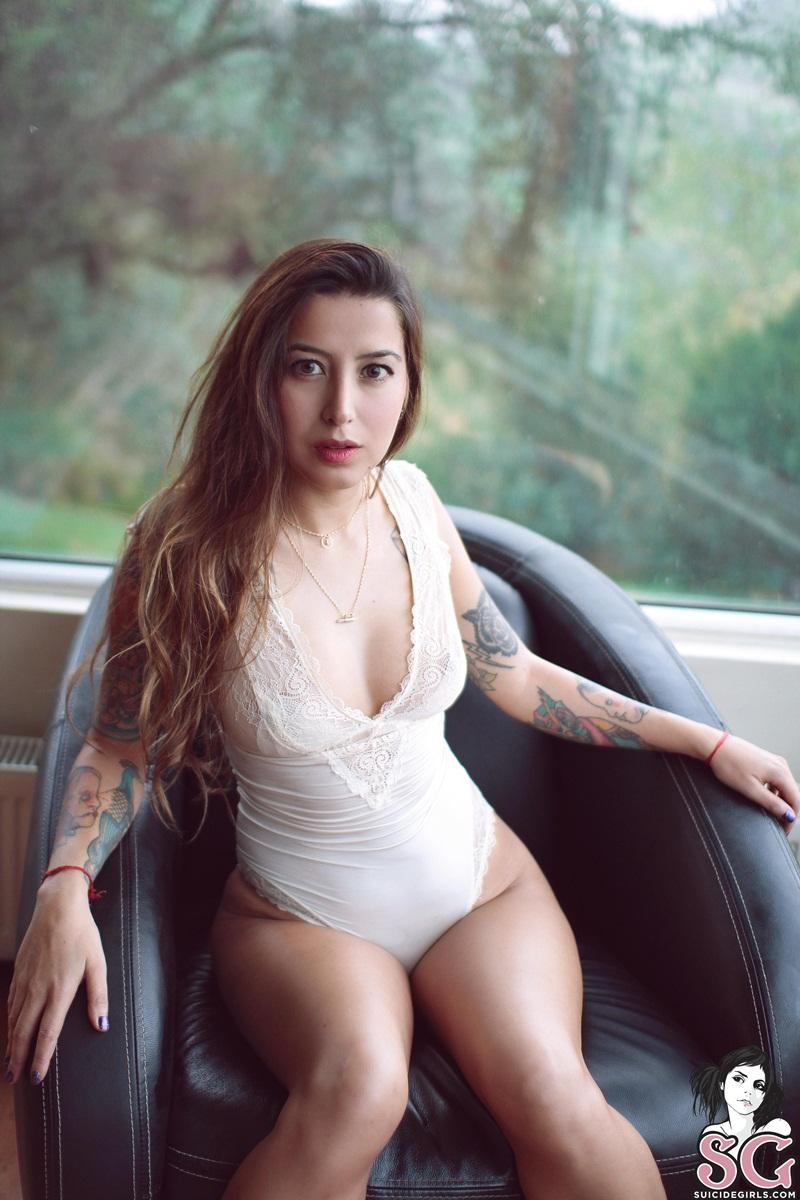 Baxter_ Suicide Girls morena gostosa delicia peladinha bem sensual e safada