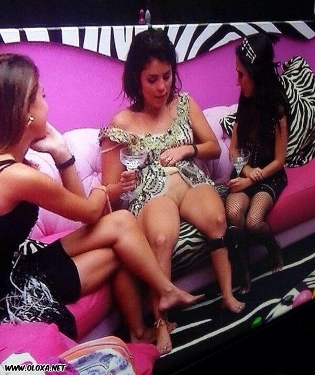 Bella, participante do BBB 14 mostra vagina em 2º dia de programa