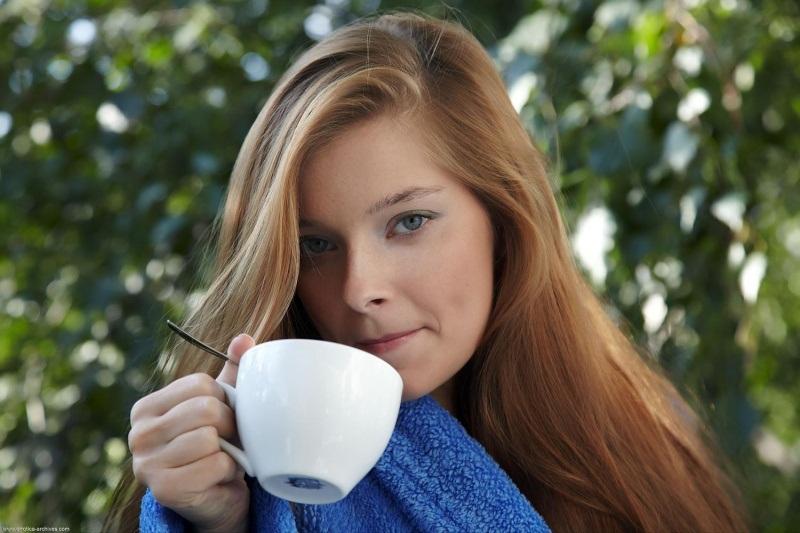 Belle ruivinha linda da buceta rosada depiladinha pelada gostosa