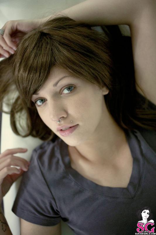 Morena gostosa pelada sem roupa