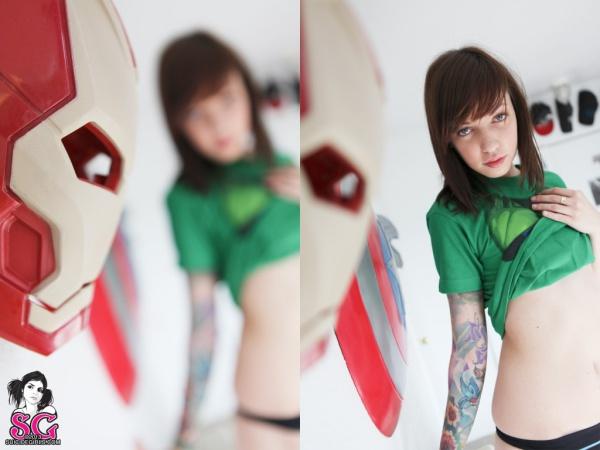 Bettlejean Marvel Suicide Girls morena nerd capitão américa peladinha bucetuda