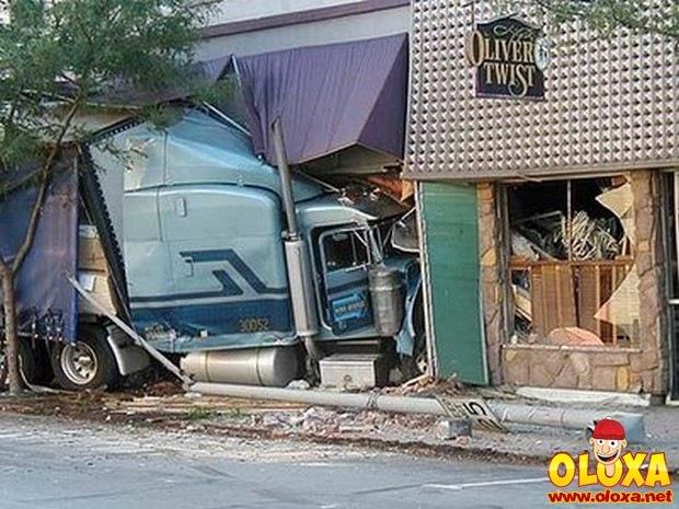 big_truck_accident_09