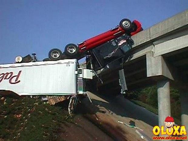 big_truck_accident_14
