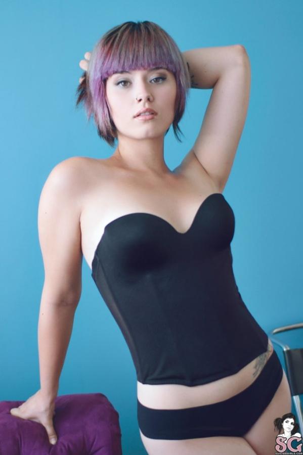 Linda mulher pelada gostosa bucetuda sem roupa