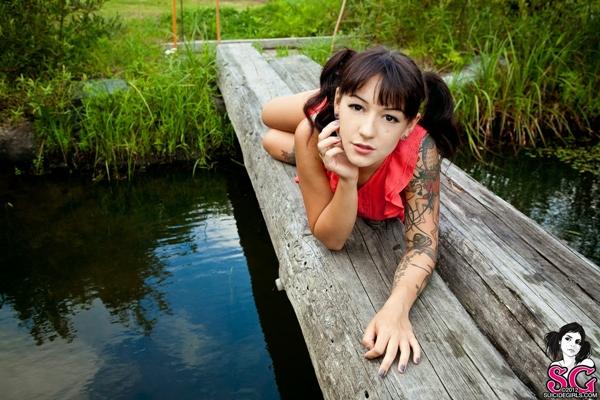 Morena oriental com bucetinha delícionsa