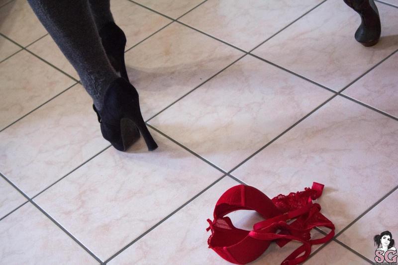 Morena linda e cavalona bem gostosa com peitões grandes lind