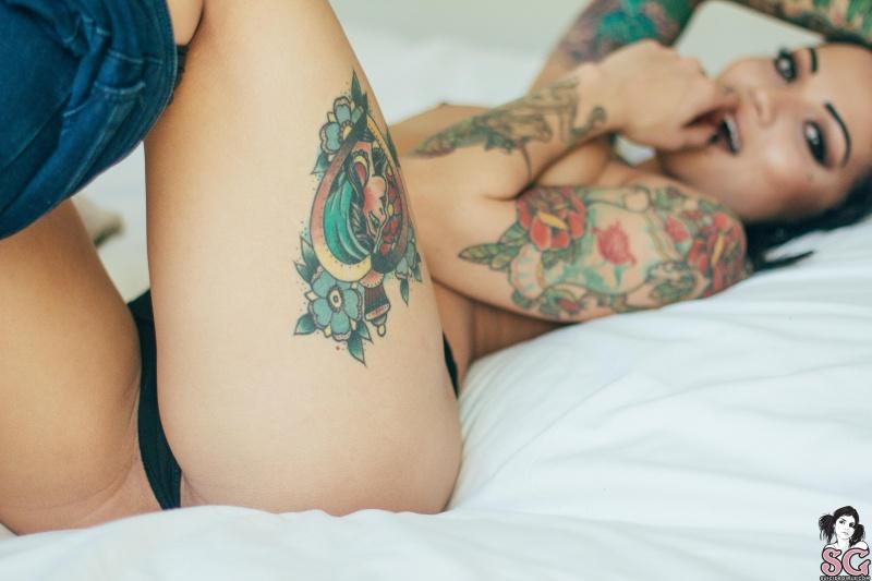 Morena malhada da bunda perfeita