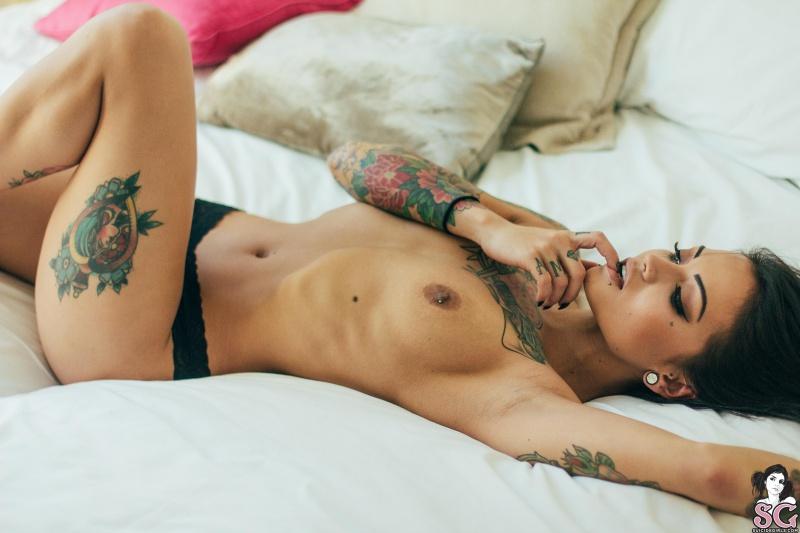 Morena malhada da bunda perfeita