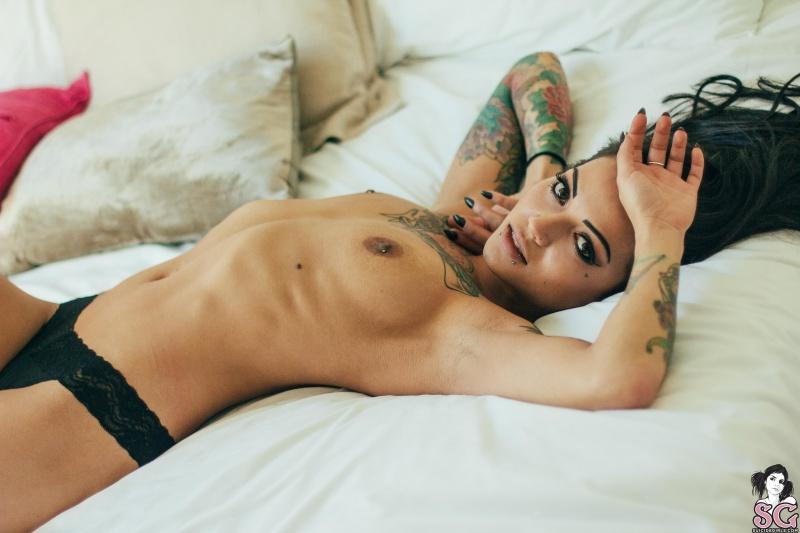 Morena malhada da bunda perfeita