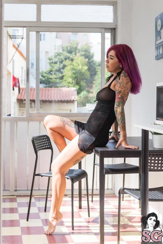 Caia Suicide Girls morena cavala e muito gostosa sensual