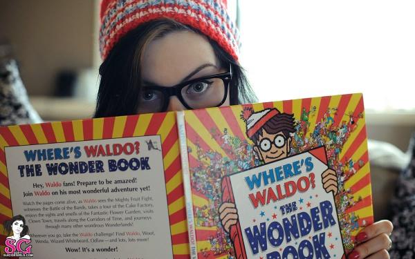 Ninfetinha morena tatuada linda seios perfeitos pelada