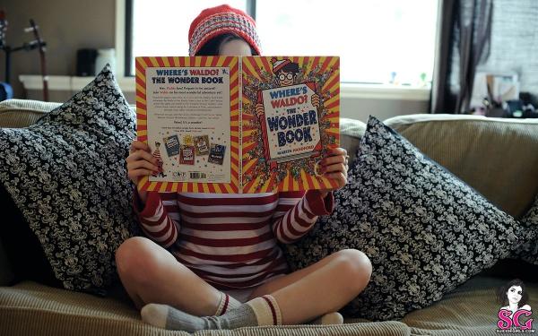 Ninfetinha morena tatuada linda seios perfeitos pelada