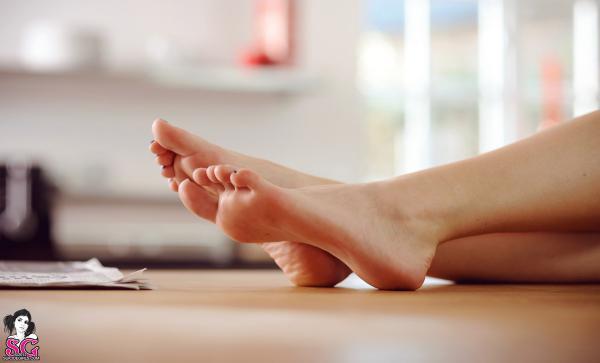 Morena perfeita com bunda linda seios perfeitos tatuada nua