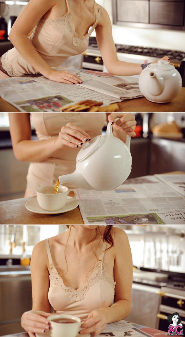 Morena perfeita com bunda linda seios perfeitos tatuada nua