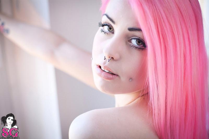 Gostosa linda com peitões perfeitos e uma bundinha linda e m