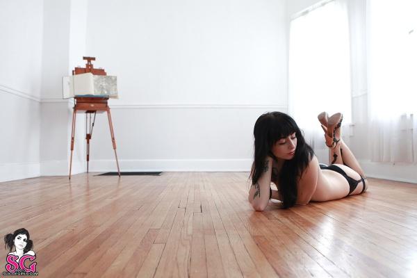 Ninfeta morena magrinha com lindos seios e bucetinha gostosa