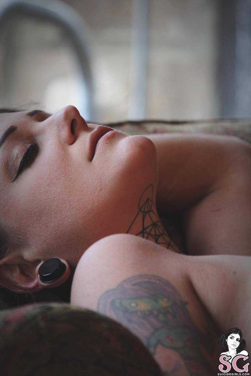 Gostosa sensual e safadinha pelada bem ninfeta delicia