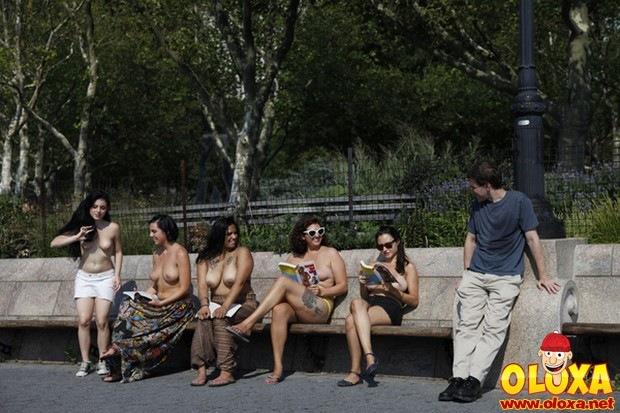 clube da leitura de topless