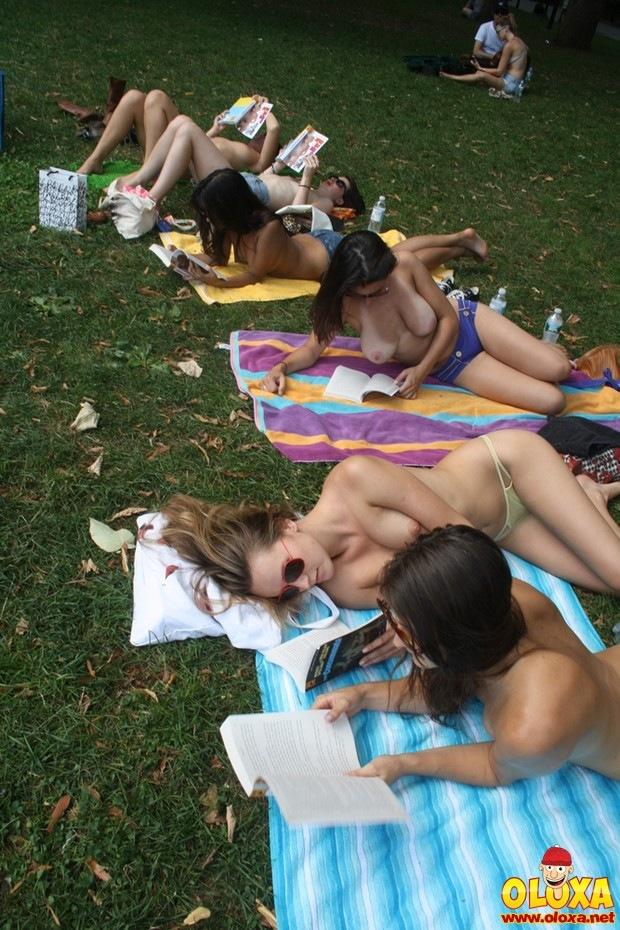 clube da leitura de topless (11)