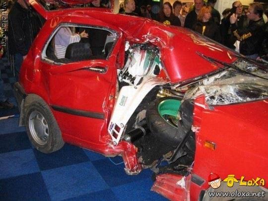 curiosos e estranhos acidentes de carro (41)