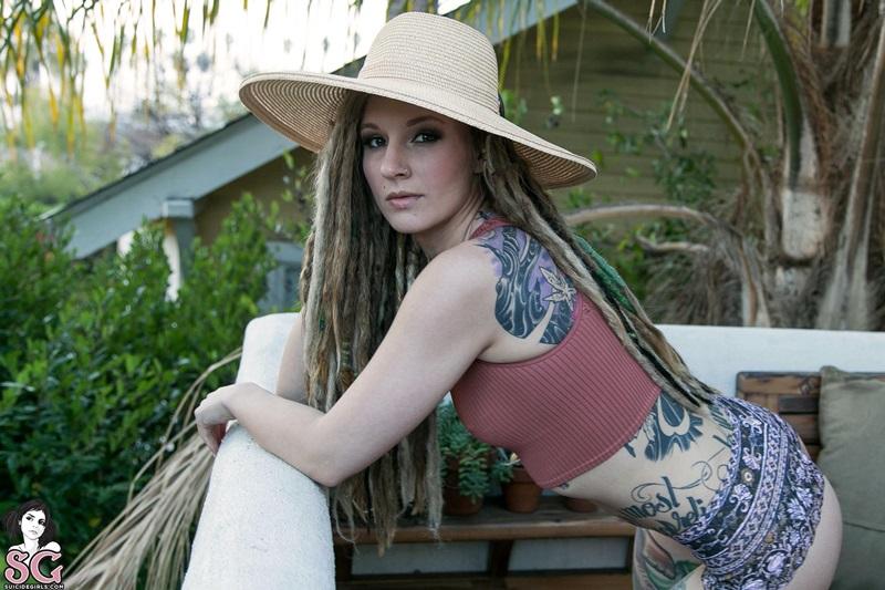 Damsel Dixons Suicide Girls loira, tatuada e muito gostosa 38 Loira tatuada rasta gostosa pra caralho mostrando buceta