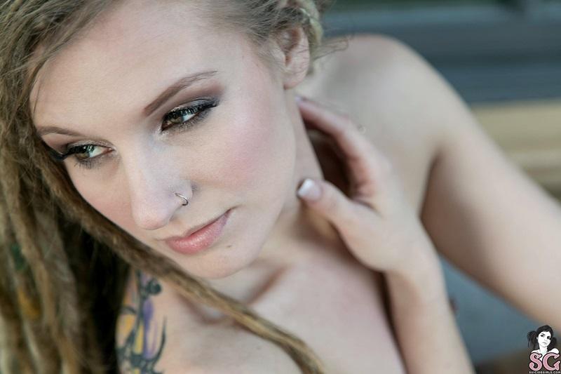 Damsel Dixons Suicide Girls loira, tatuada e muito gostosa 48 Loira tatuada rasta gostosa pra caralho mostrando buceta