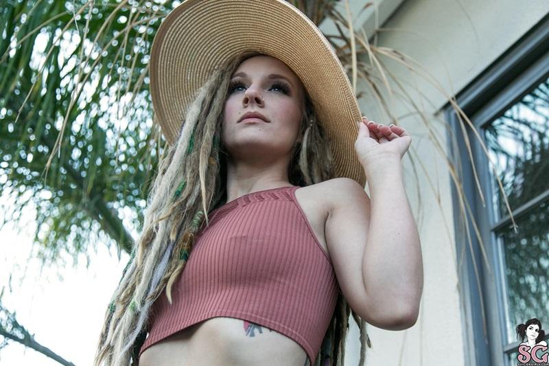 Damsel Dixons Suicide Girls loira, tatuada e muito gostosa 52 Loira tatuada rasta gostosa pra caralho mostrando buceta