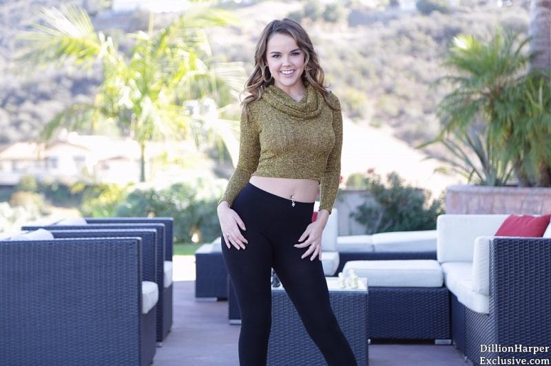 Dillion Harper moreninha peituda muito gostosa da bucetinha delicia safada