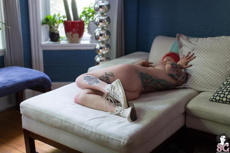 Ruiva peituda gostosa pelada linda