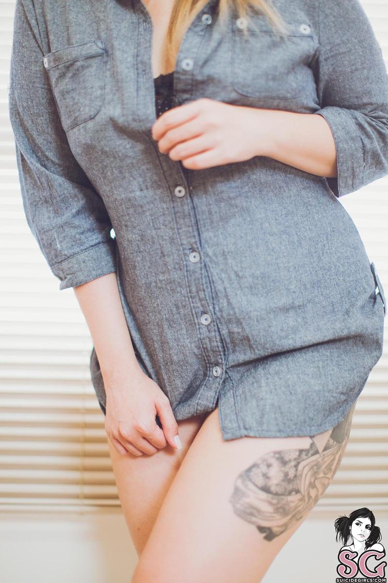 Japa gostosa da buceta depilada nua