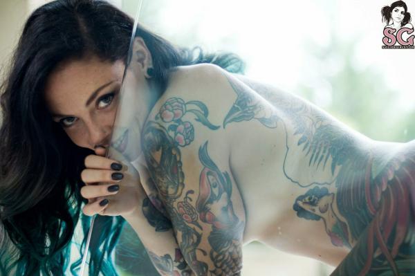 Eden Suicide Girls morena tatuada com piercing na bucetinha 47 Morena tatuada com piercing na bucetinha gostosa