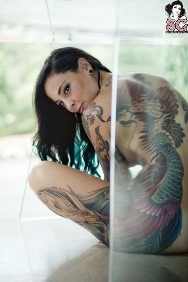 Eden Suicide Girls morena tatuada com piercing na bucetinha 52 Morena tatuada com piercing na bucetinha gostosa