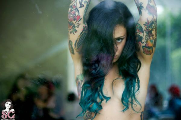 Eden Suicide Girls morena tatuada com piercing na bucetinha 60 Morena tatuada com piercing na bucetinha gostosa