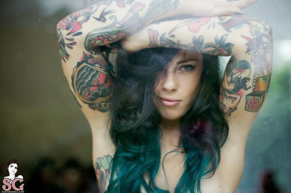 Eden Suicide Girls morena tatuada com piercing na bucetinha 61 Morena tatuada com piercing na bucetinha gostosa