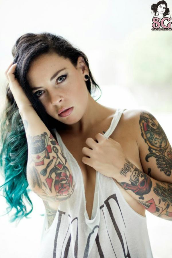 Eden Suicide Girls morena tatuada com piercing na bucetinha 67 Morena tatuada com piercing na bucetinha gostosa