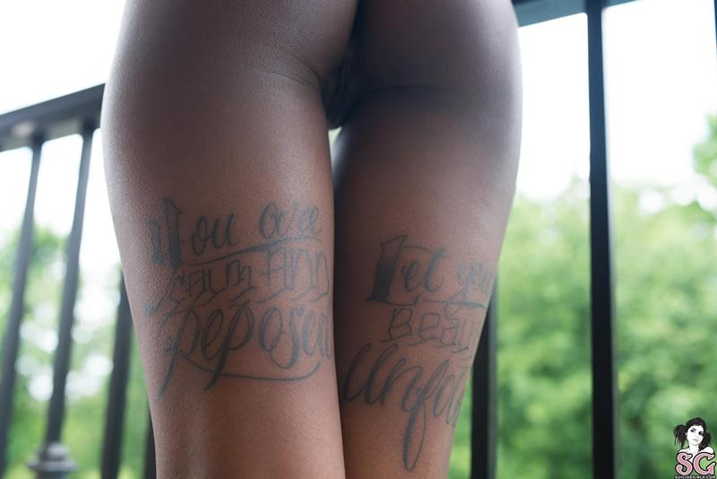 Negra gostosa e safada peitões lindos ninfetinha delicia