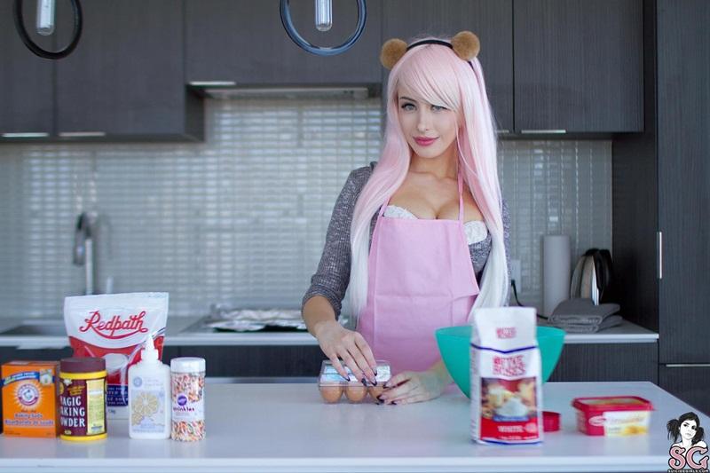 Ellie Suicide Girls morena linda e sensual tatuada gostosa