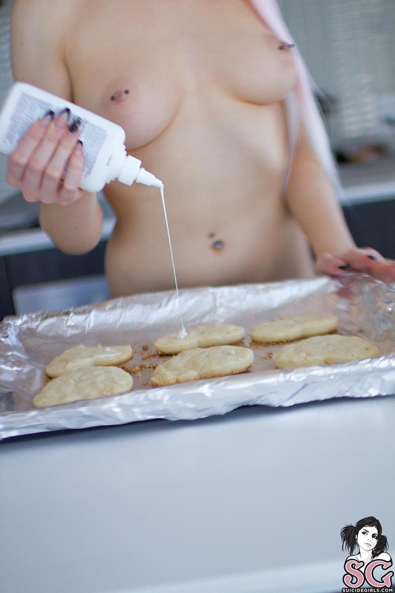 Morena linda e sensual tatuada gostosa