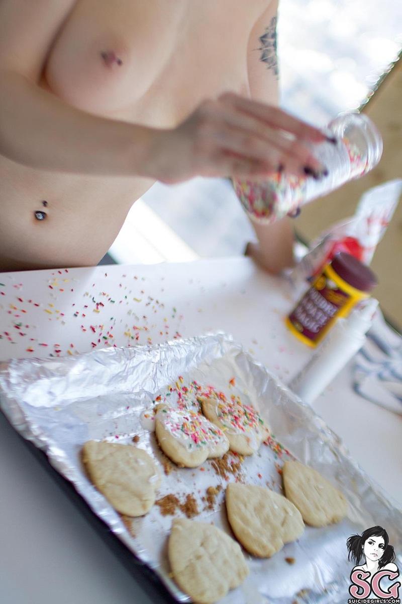 Morena linda e sensual tatuada gostosa