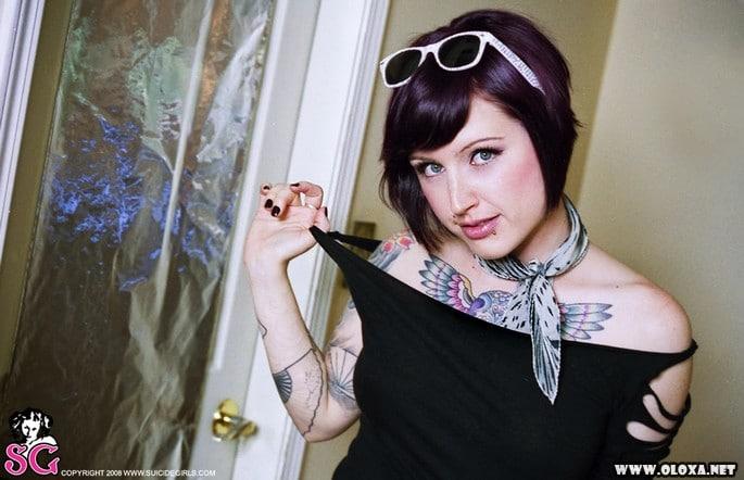 especial suicide girls The Many Shades Of 1