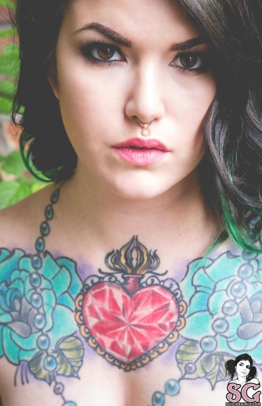 Gordinha peituda pelada gostosa