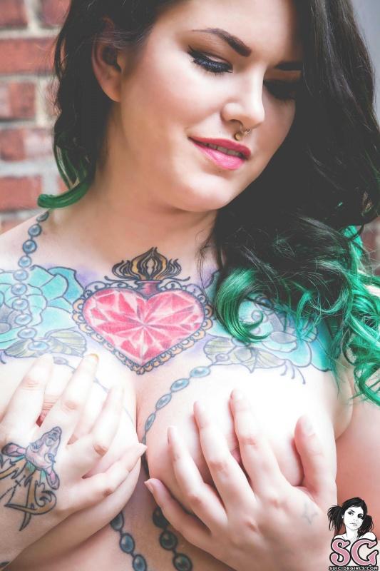 Gordinha peituda pelada gostosa