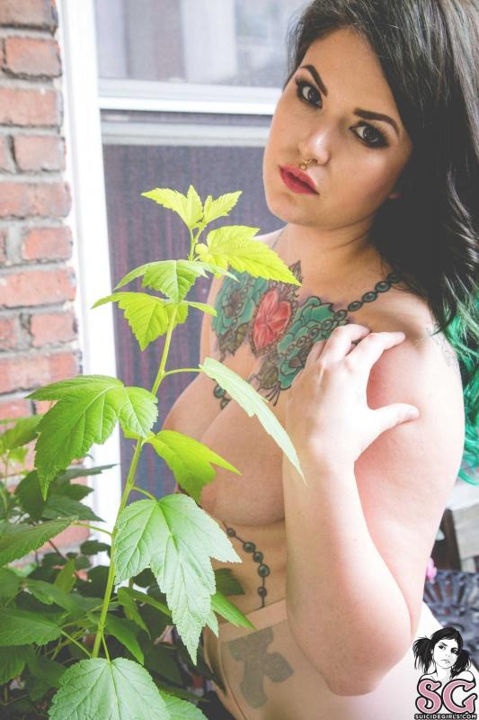 Gordinha peituda pelada gostosa