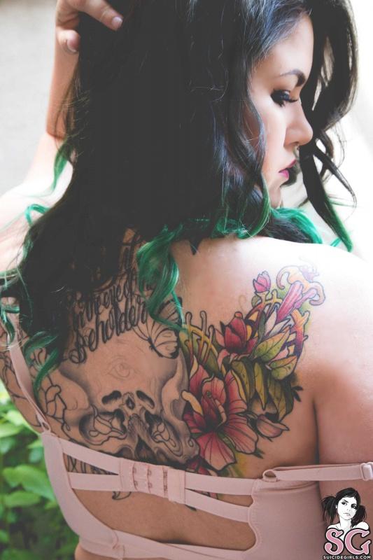 Gordinha peituda pelada gostosa